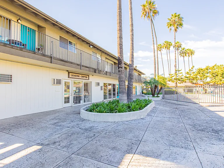 133 W Foothill Blvd #1 — Photo 9