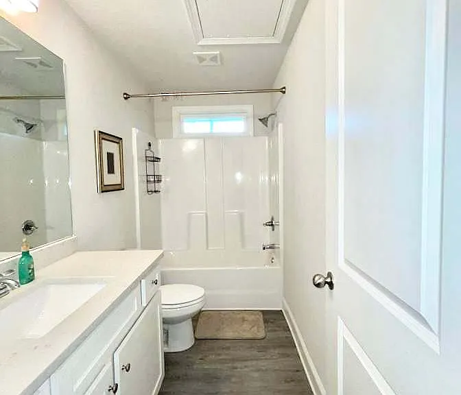 2560 Poplar Ln — Photo 4