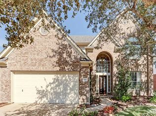 7423 Maple Run Dr, Sugar Land, TX 77479