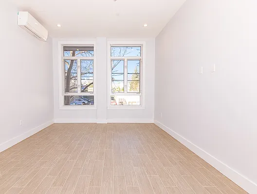 Rented by Compass | media 22