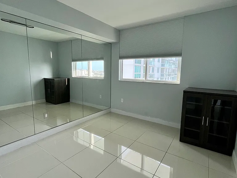 1871 NW South River Dr #1906 — Photo 5
