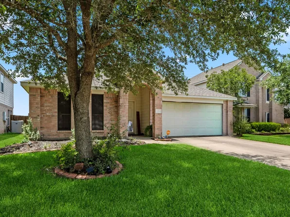 2419 Alcove Foster Ct, Fresno, TX 77545