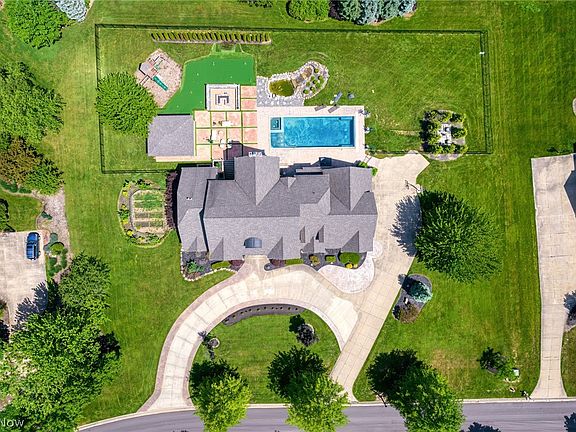 4th image of 3581 Robert Burns Dr