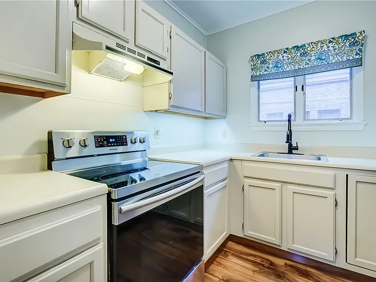 190 Dartmouth St #1 — Photo 8