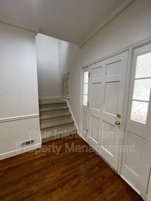 3 bed, 2.5 bath, 2599 sqft, $3,250 — Photo 3