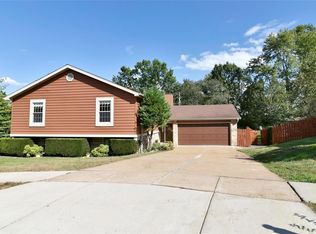 5608 Hillridge Ct, Saint Louis, MO 63128