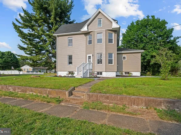 307 W Academy St, Clayton, NJ 08312