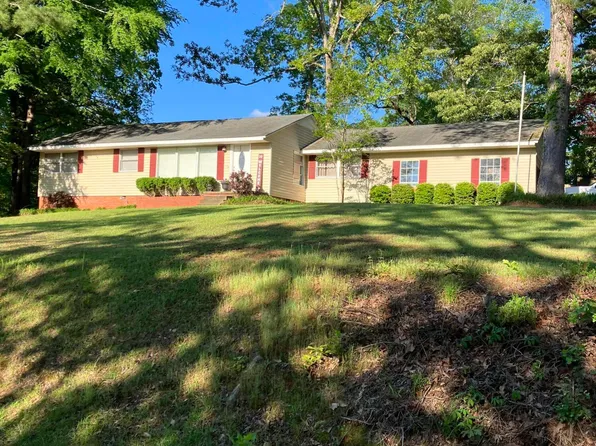 306 Oakhill Dr, Carthage, MS 39051