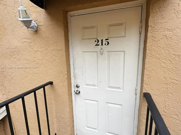 6023 10th Ave N APT 215, Greenacres, FL 33463