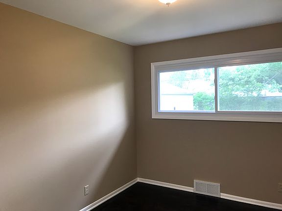 3rd image of 715 Marion Ave NW