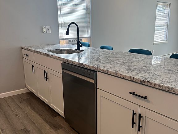 5th image of 314 Oak St #4