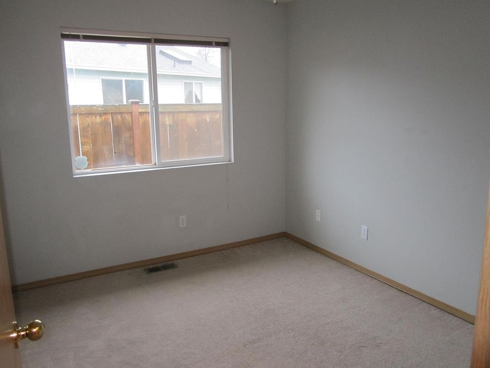 1st image of 6128 101st Pl NE