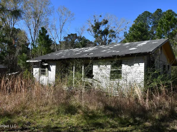 16185 Magnolia St, Kiln, MS 39556