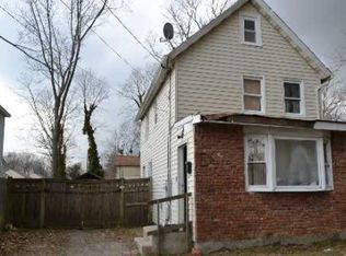 32 Harrison Ave, Bay Shore, NY 11706