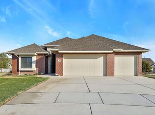 365 N Jackson Heights Ct, Wichita, KS 67206
