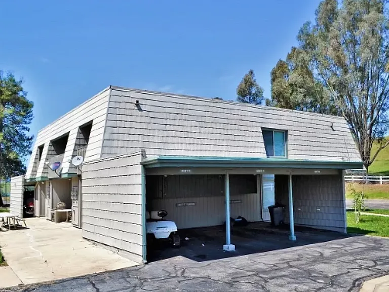 3336 Harbor Cir #F — Photo 2