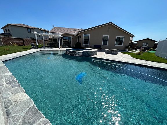 5th image of 2045 Day Lily Ave
