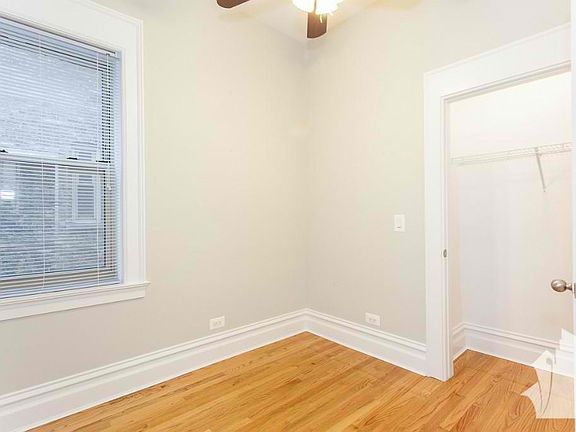 3rd image of 847 W Wellington Ave #1F5
