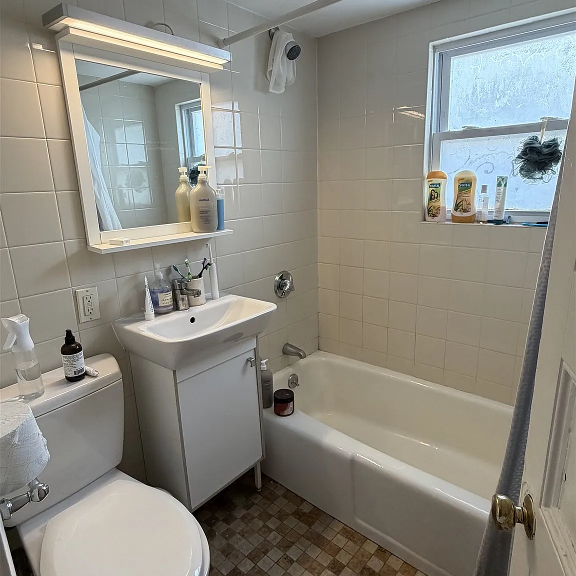 2 bed, 900 sqft, $2,900 — Photo 2