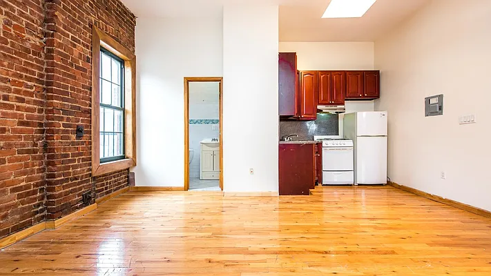 Rented by Nooklyn NYC LLC | media 18