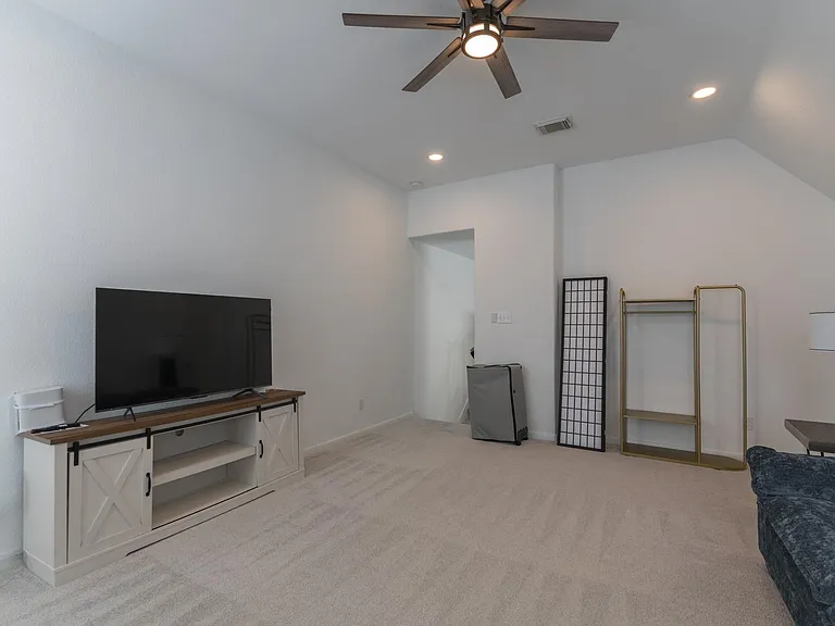 135 S Rocky Point Cir — Photo 27