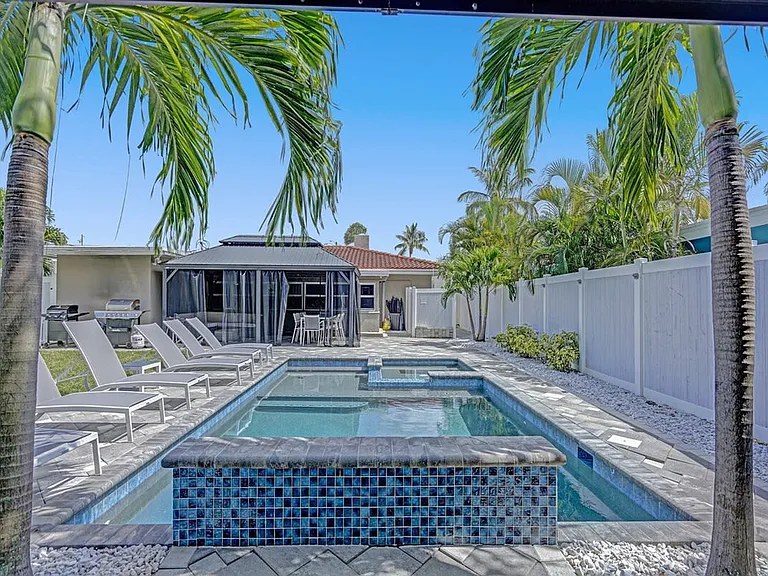 501 Hibiscus Ave #ID1542221P — Photo 3