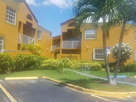 5th image of 9741 Fontainebleau Blvd #H213
