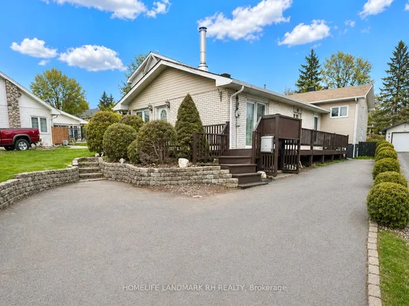 317 Sidney St, Quinte West, ON K8V 2V1