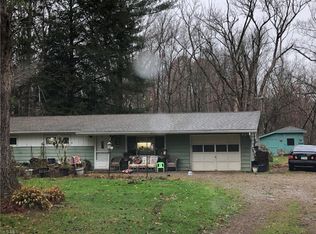 8920 Riverside Ln, Chagrin Falls, OH 44023