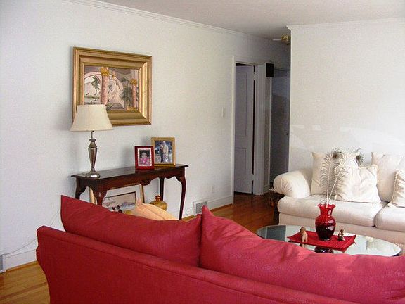 4th image of 714 Auburn Pl