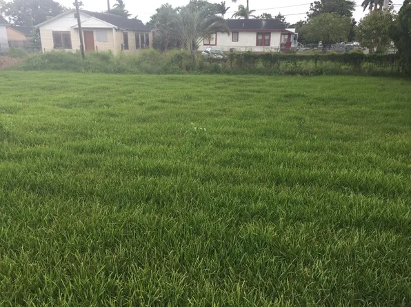 205 S Barfield Hwy, Pahokee, FL 33476