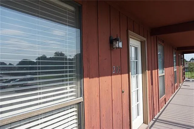 2 bed, 1.5 bath, 1140 sqft, $1,450 — Photo 3