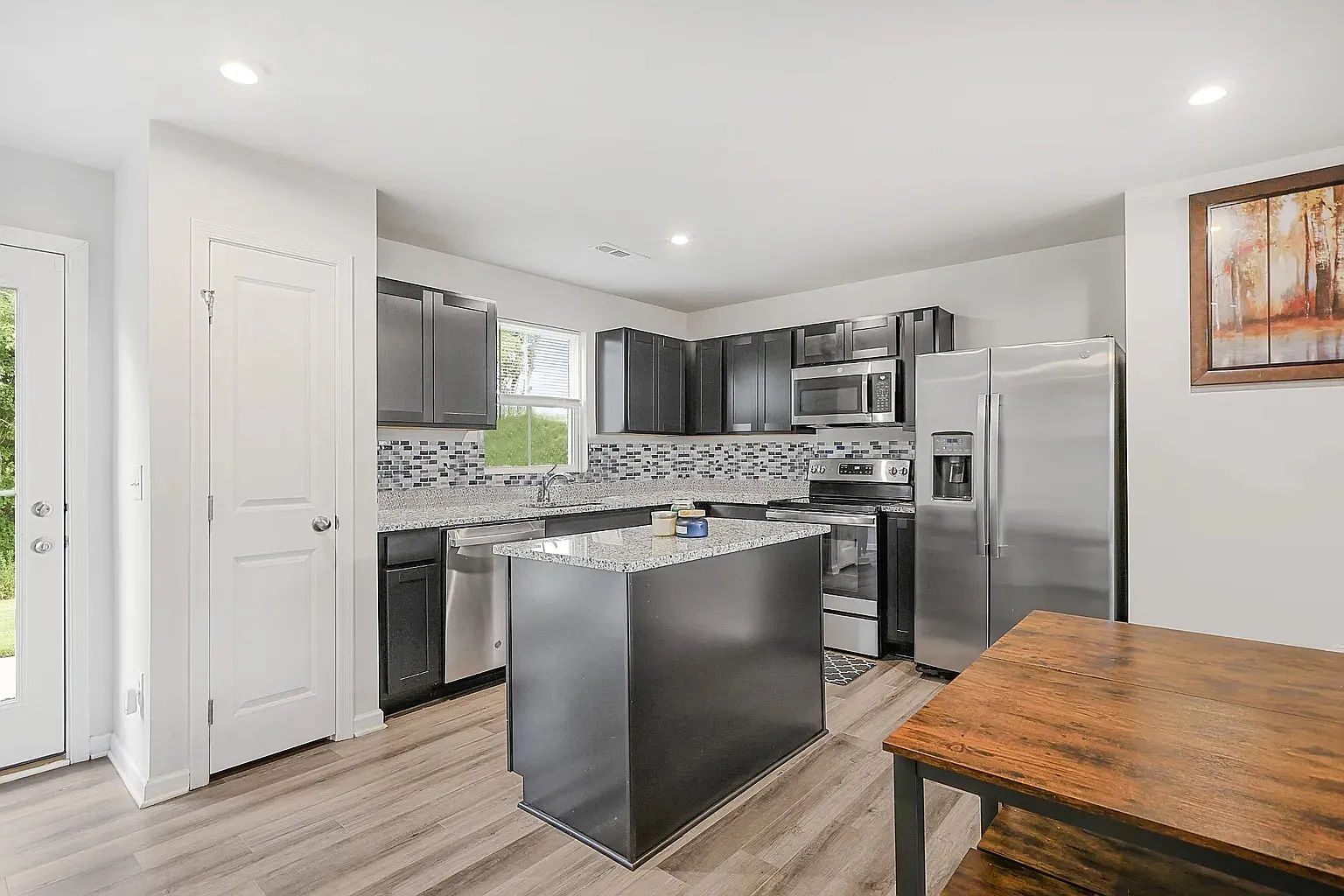 3 bed, 1480 sqft, $2,200 — Photo 4