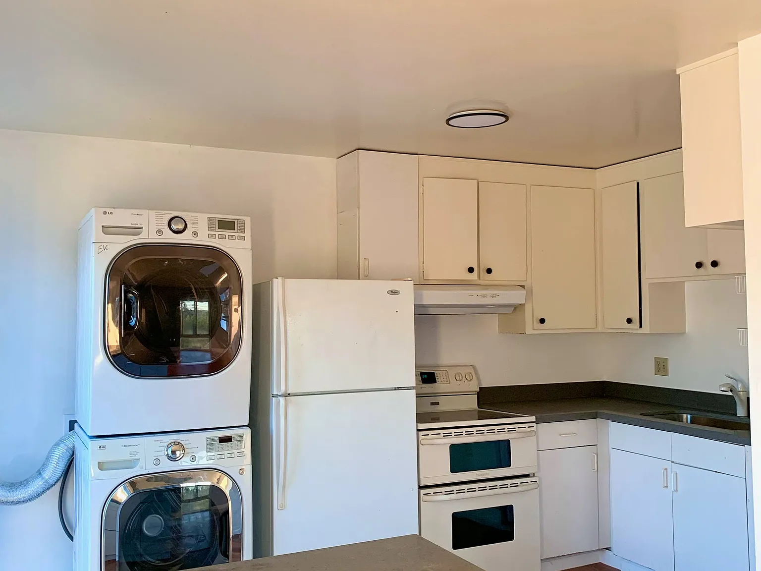 2 bed, $2,100 — Photo 2