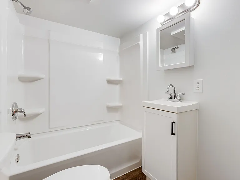 908 Penn St #FRONT — Photo 19