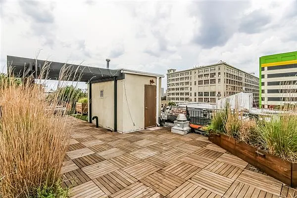 Sold by Avenue Sotheby's International Realty | media 28