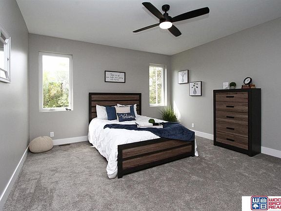 4th image of 9243 Hillcrest Trl