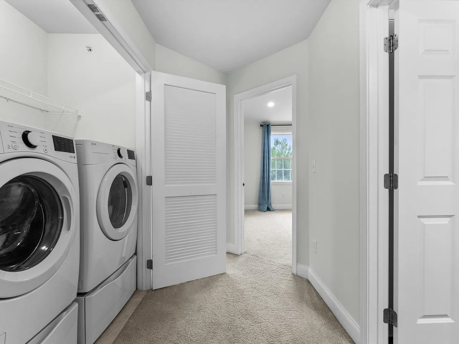 4 bed, 2779 sqft, $4,400 — Photo 4