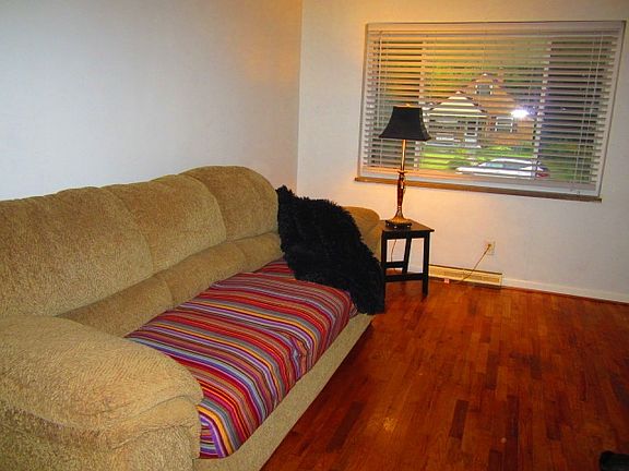 2nd image of 328 N Cherrywood Ave