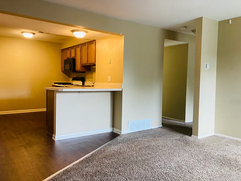 1680 Summit St #2A — Photo 1