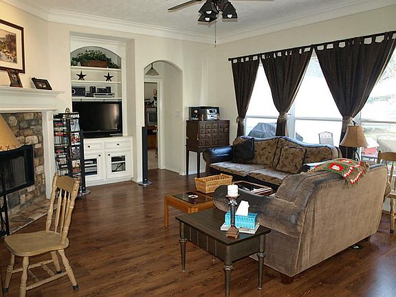 4th image of 22707 Meadowsweet Dr