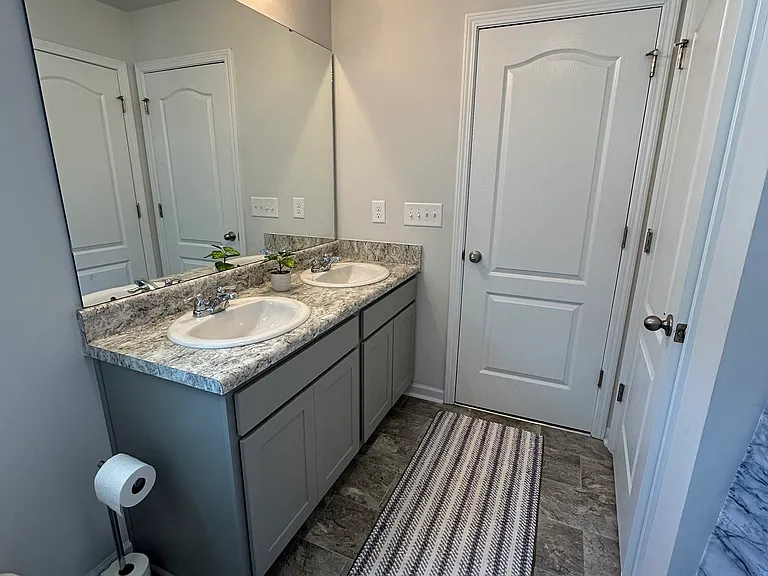 1709 Redbout Ct — Photo 16