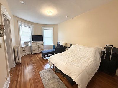 1st image of 199 Winthrop Rd #3