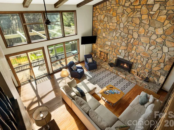 326 El Miner Dr, Mars Hill, NC 28754