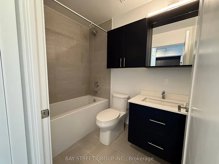 5105 Hurontario St #1703 — Photo 10