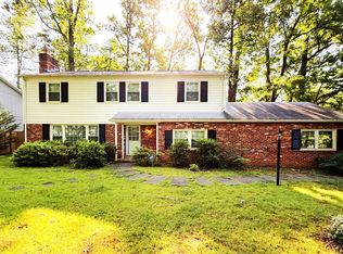 9303 Fernwood Rd, Bethesda, MD 20817
