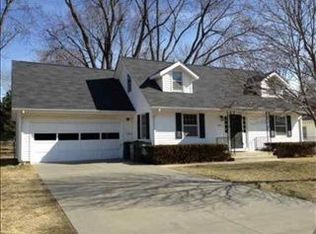 2522 SW Fairlawn Rd, Topeka, KS 66614