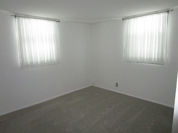 4th image of 210 Home Dr