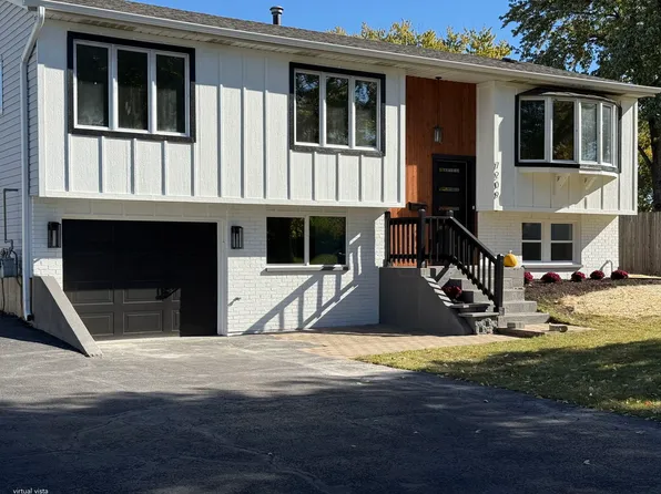 7209 Hawthorne Ave, Woodridge, IL 60517