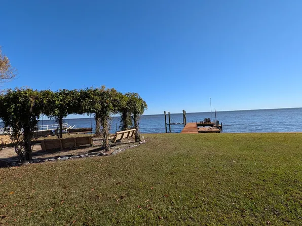 136 Soundside Drive, Hertford, NC 27944